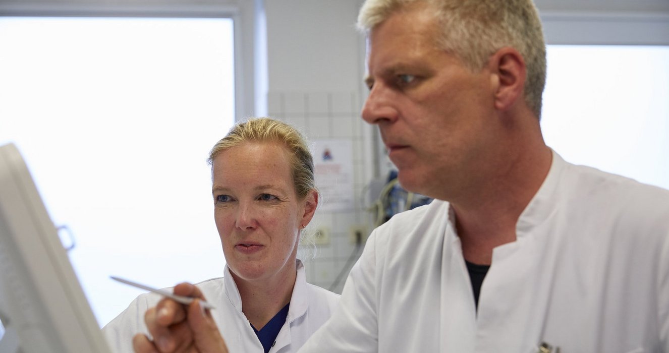 Zwei Ärzte der Alexianer im Gespräch